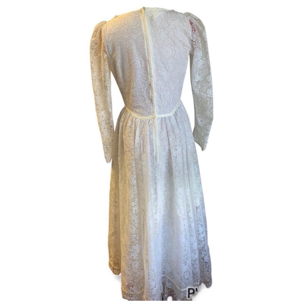 Gunne Sax Ivory Lace Long-Sleeve Wedding Gown Size 11 - Picture 3 of 8